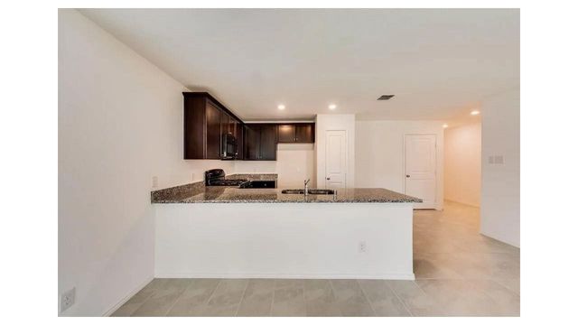 2402 Mobile Drive, Ennis, TX 75119