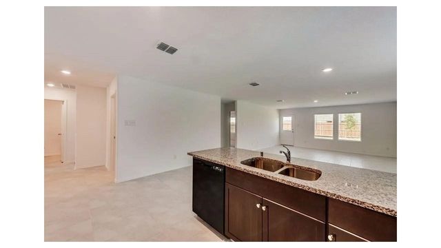 2402 Mobile Drive, Ennis, TX 75119