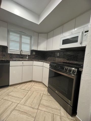 117 Lehane Terrace 210, North Palm Beach, FL 33408
