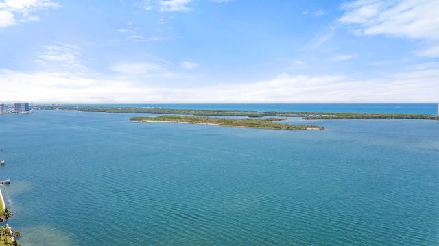 117 Lehane Terrace 210, North Palm Beach, FL 33408