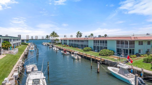 117 Lehane Terrace 210, North Palm Beach, FL 33408