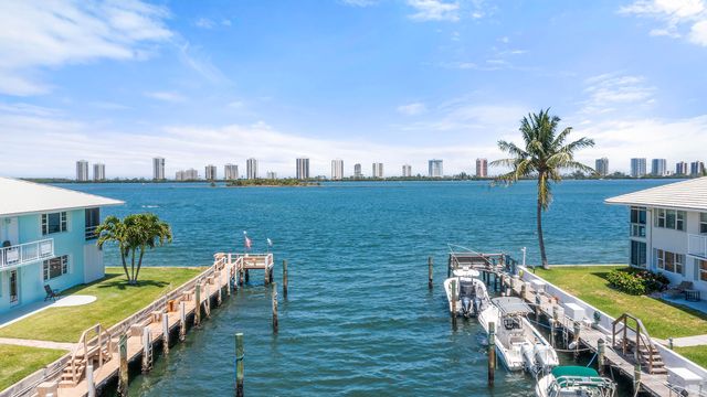 117 Lehane Terrace 210, North Palm Beach, FL 33408