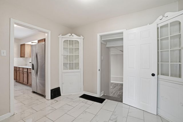 921 173rd Street, Hammond, IN 46324