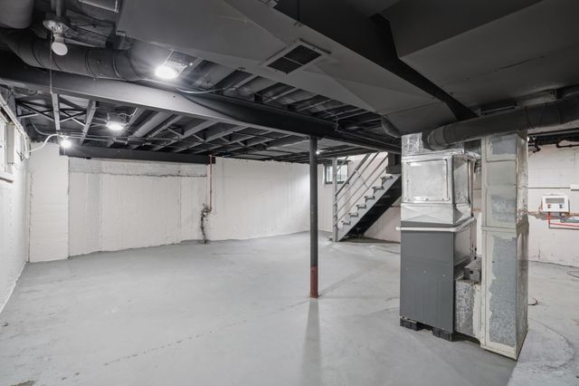 921 173rd Street, Hammond, IN 46324