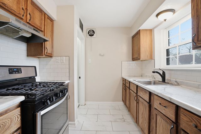 921 173rd Street, Hammond, IN 46324