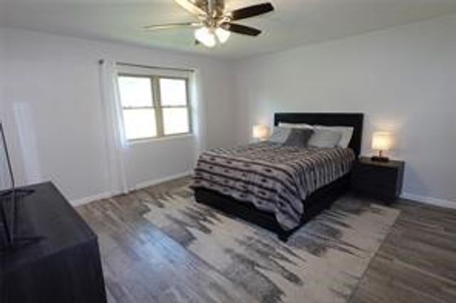 7021 Greenview Circle N, Fort Worth, TX 76120