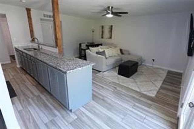 7021 Greenview Circle N, Fort Worth, TX 76120