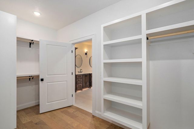 2199 N Silver Charm Avenue, Springfield, MO 65802