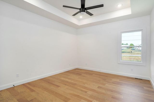 2199 N Silver Charm Avenue, Springfield, MO 65802