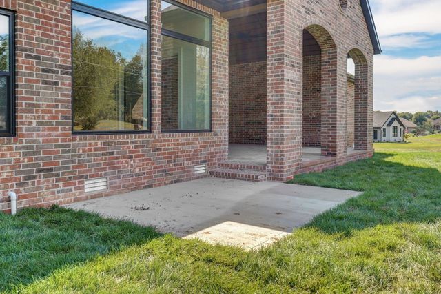 2199 N Silver Charm Avenue, Springfield, MO 65802