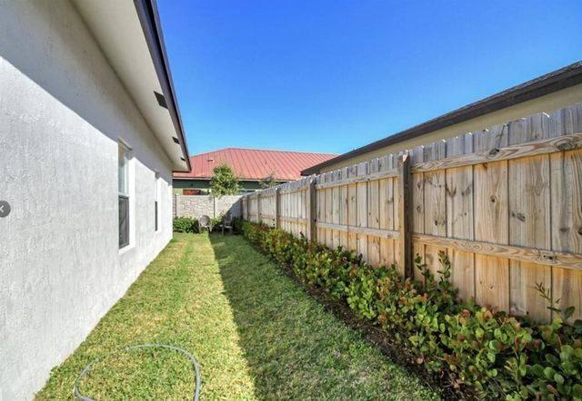 1562 W 26th Court, Riviera Beach, FL 33404