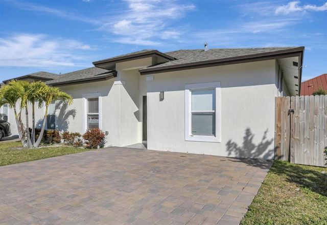 1562 W 26th Court, Riviera Beach, FL 33404