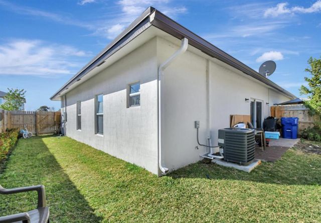 1562 W 26th Court, Riviera Beach, FL 33404