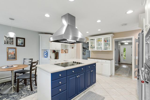 18150 Honeysuckle Lane, Wayzata, MN 55391