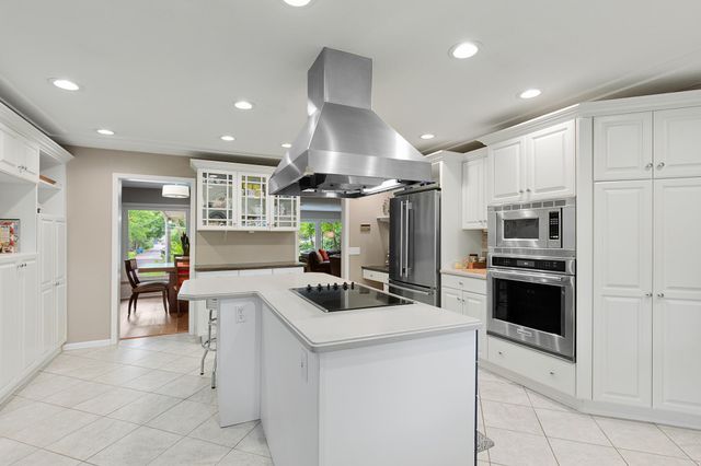 18150 Honeysuckle Lane, Wayzata, MN 55391