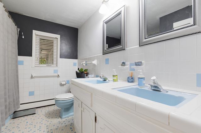 18150 Honeysuckle Lane, Wayzata, MN 55391