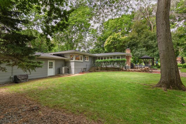 18150 Honeysuckle Lane, Wayzata, MN 55391