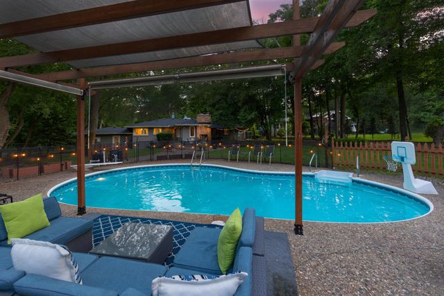 18150 Honeysuckle Lane, Wayzata, MN 55391
