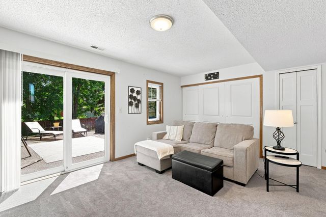 990 Ticonderoga Trail, Eagan, MN 55123