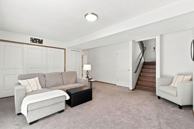 990 Ticonderoga Trail, Eagan, MN 55123