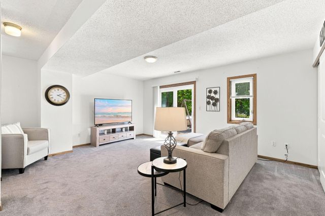 990 Ticonderoga Trail, Eagan, MN 55123