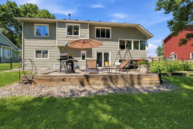 990 Ticonderoga Trail, Eagan, MN 55123