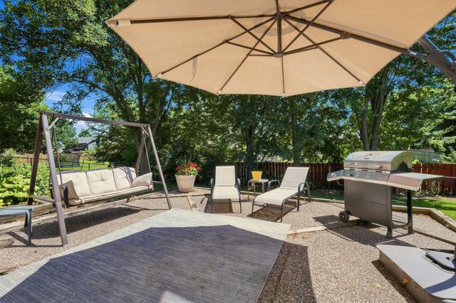 990 Ticonderoga Trail, Eagan, MN 55123