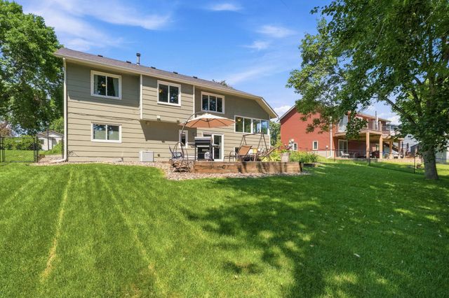 990 Ticonderoga Trail, Eagan, MN 55123