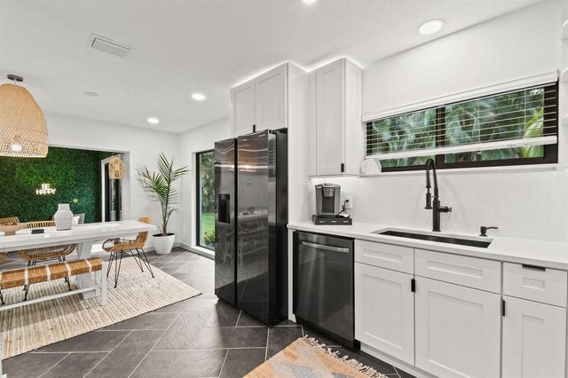 630 NE 15th Place, Boynton Beach, FL 33435