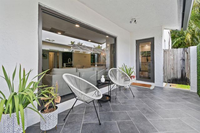 630 NE 15th Place, Boynton Beach, FL 33435