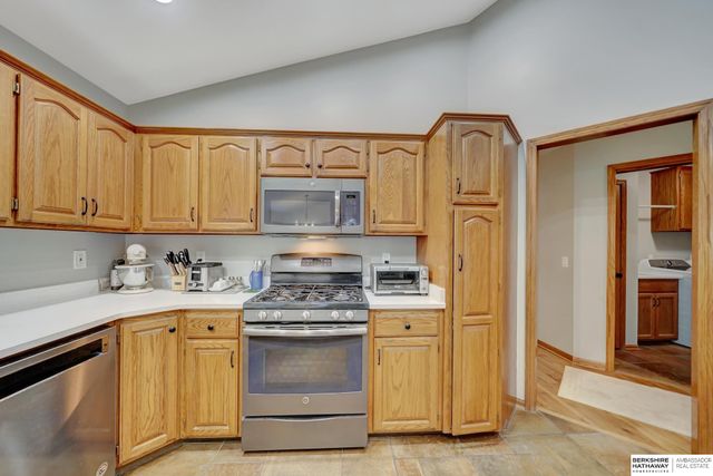 19425 Hilltop Drive, Gretna, NE 68028