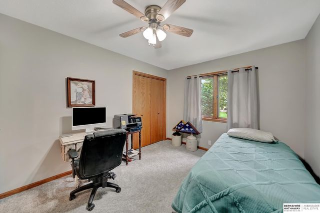 19425 Hilltop Drive, Gretna, NE 68028