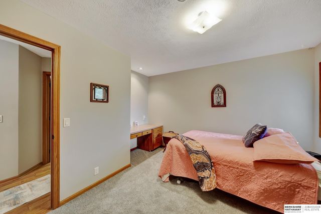 19425 Hilltop Drive, Gretna, NE 68028
