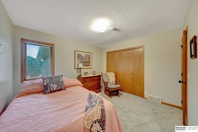 19425 Hilltop Drive, Gretna, NE 68028