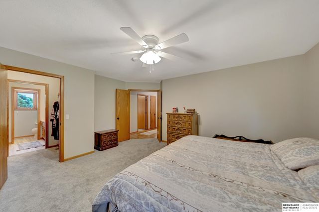 19425 Hilltop Drive, Gretna, NE 68028