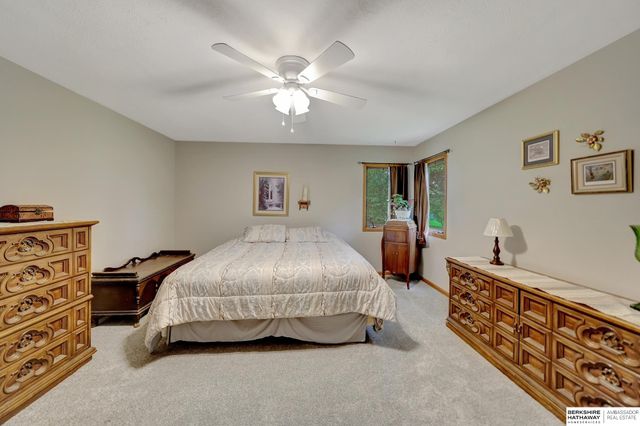19425 Hilltop Drive, Gretna, NE 68028