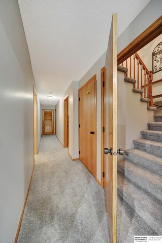 19425 Hilltop Drive, Gretna, NE 68028