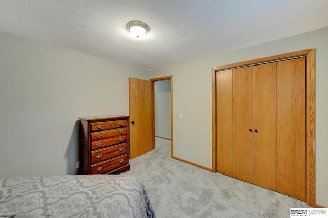 19425 Hilltop Drive, Gretna, NE 68028