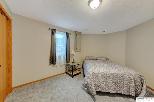 19425 Hilltop Drive, Gretna, NE 68028