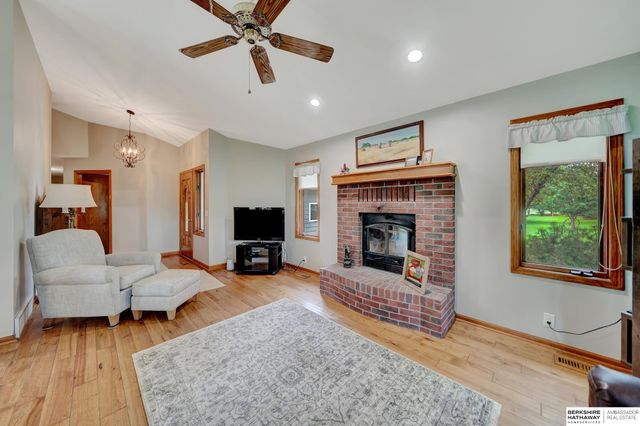 19425 Hilltop Drive, Gretna, NE 68028