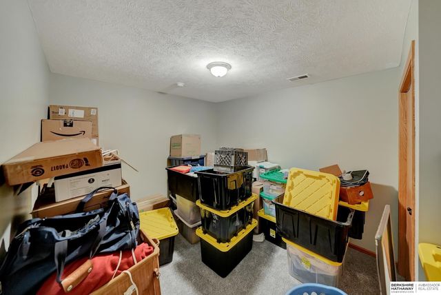 19425 Hilltop Drive, Gretna, NE 68028