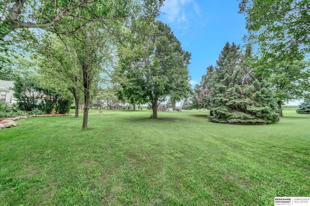 19425 Hilltop Drive, Gretna, NE 68028