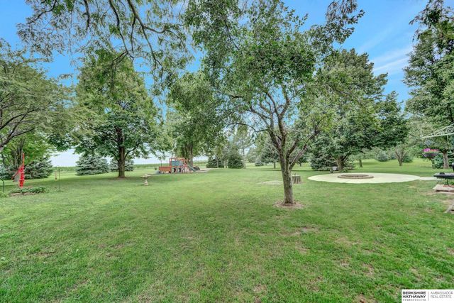 19425 Hilltop Drive, Gretna, NE 68028