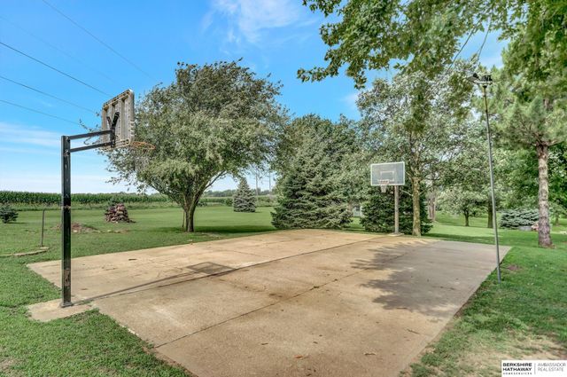 19425 Hilltop Drive, Gretna, NE 68028