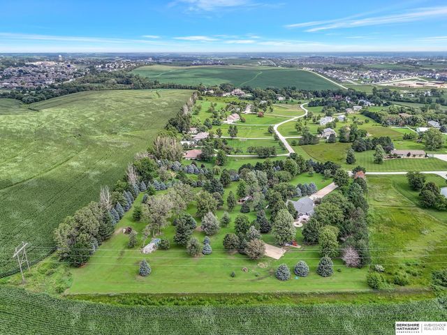19425 Hilltop Drive, Gretna, NE 68028