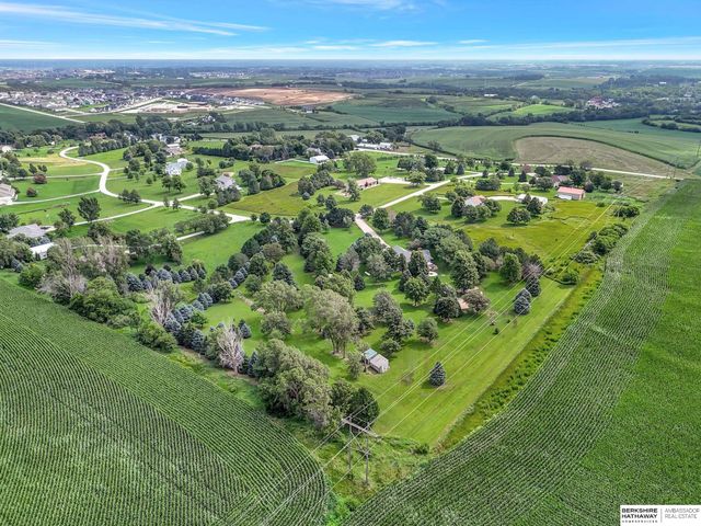 19425 Hilltop Drive, Gretna, NE 68028