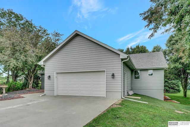 19425 Hilltop Drive, Gretna, NE 68028