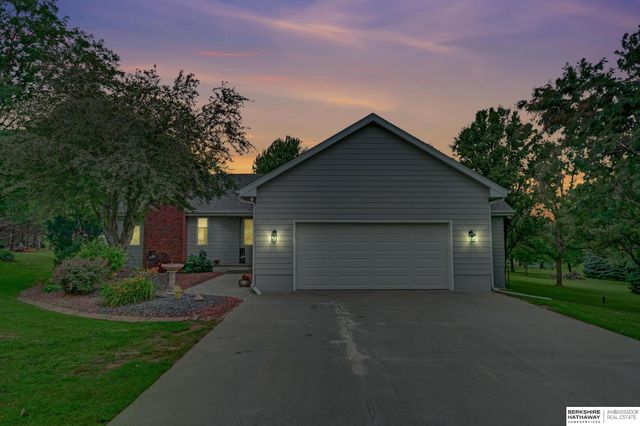19425 Hilltop Drive, Gretna, NE 68028