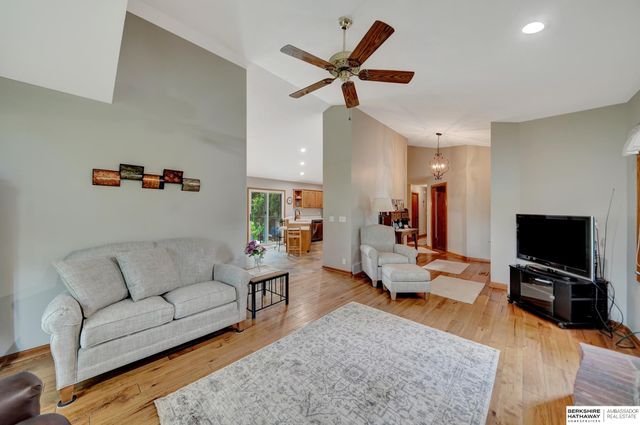 19425 Hilltop Drive, Gretna, NE 68028