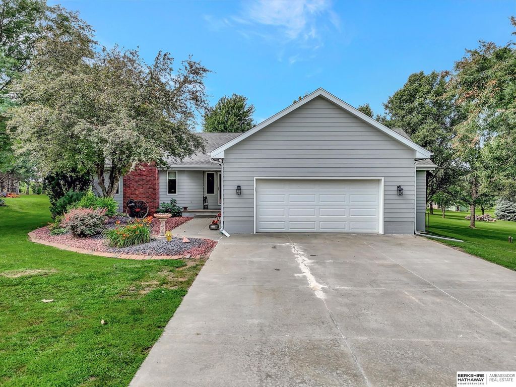 19425 Hilltop Drive, Gretna, NE 68028